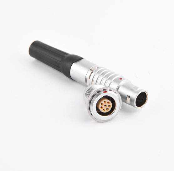 1693020250525464.jpg 1B8芯插頭+插座.jpg